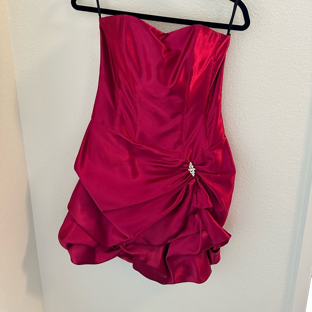Prom - Semi formal Red Dress